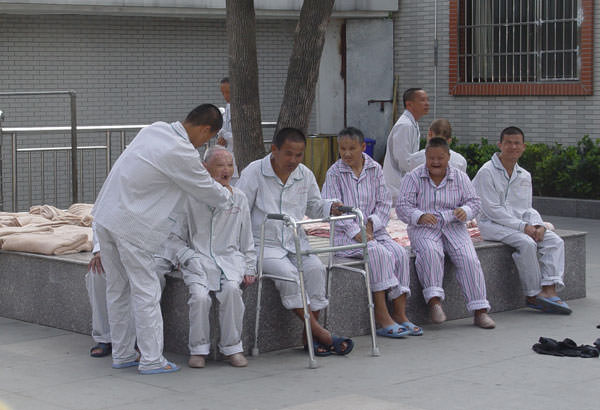 秋衣寄溫情 暖身暖人心—西尼機(jī)電第八次“愛(ài)心工程