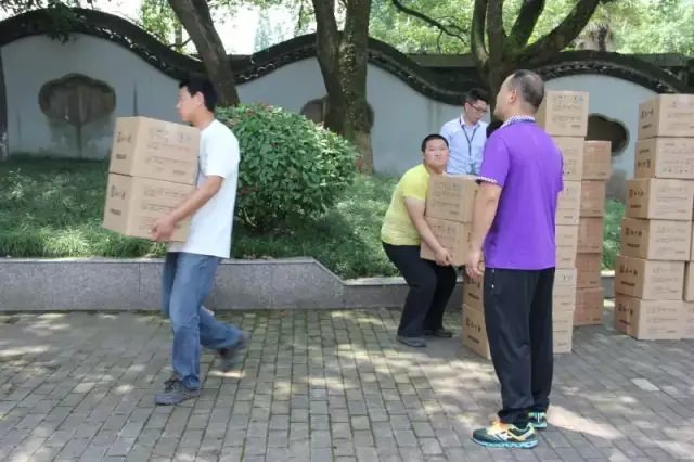 “濃”情端午 與愛(ài)同行—西尼電梯慰問(wèn)杭州市第一社會(huì)福利院